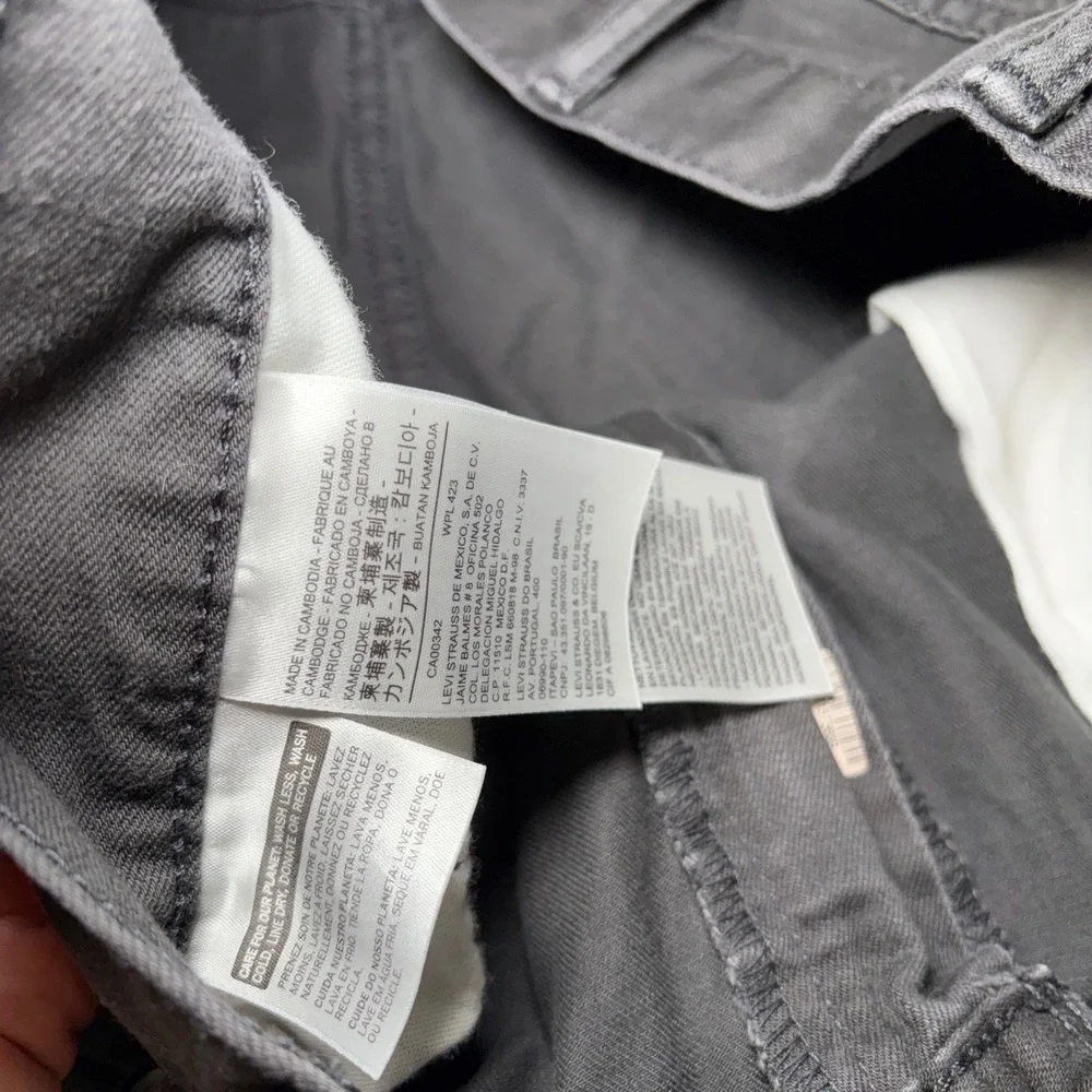 Levis excellent 100%